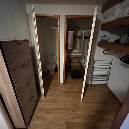 8 Personnes Au Pied Des Pistes