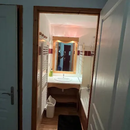 8 Personnes Au Pied Des Pistes